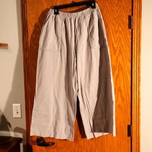 Women's wide leg gray cropped pants, size XL Cellabie